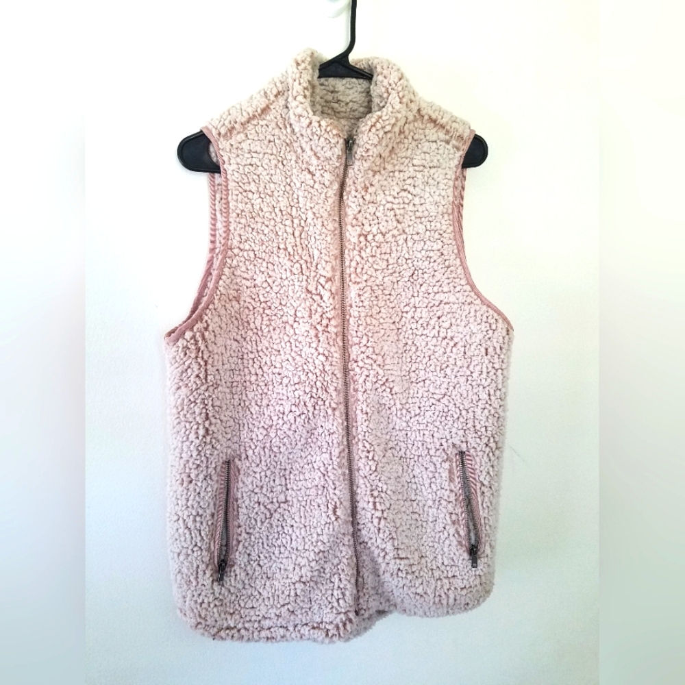 NWOT Thread + Supply Sherpa Teddy Bear Zip Up Vest Smoke Rose Color Size…